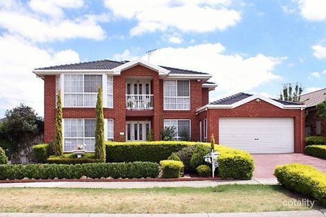 17 Wakelin Cres, Taylors Lakes, VIC 3038