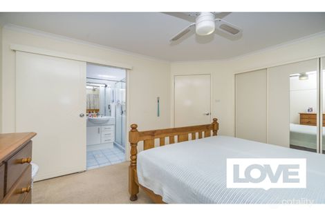 Property photo of 18 Billabong Drive Cameron Park NSW 2285