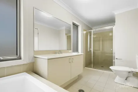 Property photo of 5 Northampton Drive Glenfield NSW 2167