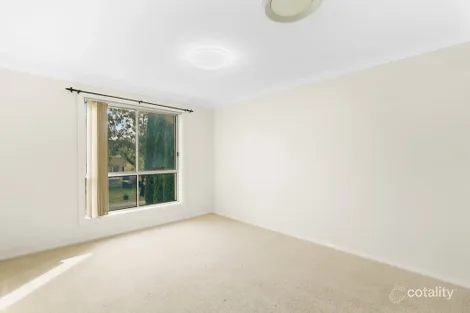 Property photo of 5 Northampton Drive Glenfield NSW 2167