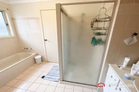Property photo of 46 Dalman Parkway Glenfield Park NSW 2650