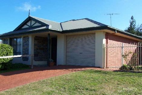 4 Estuary Cl, Port Noarlunga, SA 5167