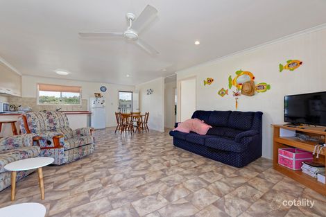 Property photo of 10 Island View Drive Winfield QLD 4670
