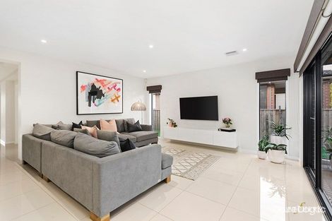 Property photo of 5 Baddeley Circuit Croydon VIC 3136