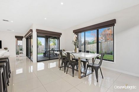 Property photo of 5 Baddeley Circuit Croydon VIC 3136