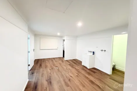 Property photo of 8 Alexander Avenue Wendouree VIC 3355