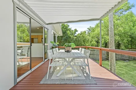 Property photo of 11 Saltash Street Labrador QLD 4215