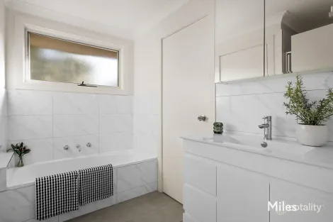 Property photo of 3/77 Wungan Street Macleod VIC 3085