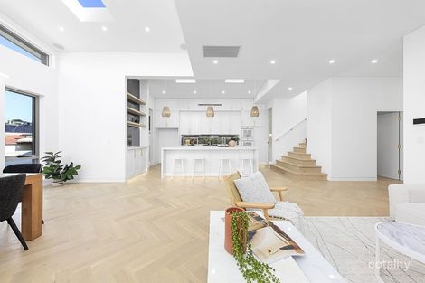 Property photo of 10 Hilltop Street Labrador QLD 4215