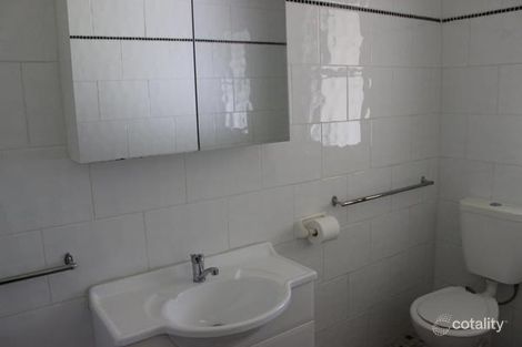 Property photo of 2 Meads Place Mount Austin NSW 2650