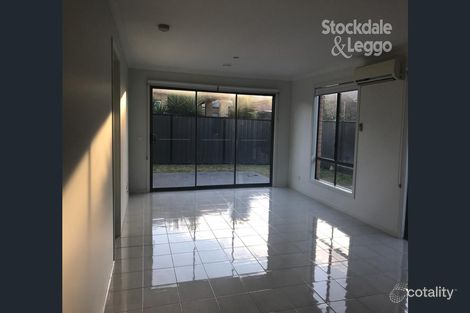 Property photo of 6 Nossal Drive Point Cook VIC 3030