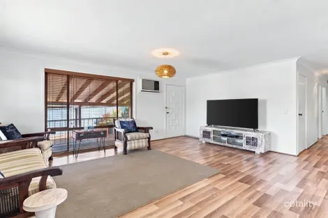 Property photo of 28 Seawind Terrace Berkeley Vale NSW 2261