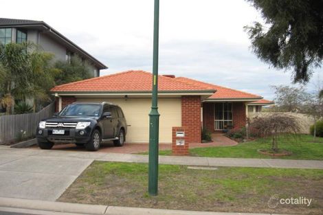 9 Dylan Ct, Berwick, VIC 3806