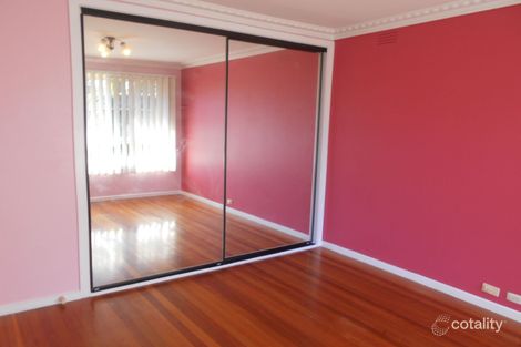 Property photo of 3 Henty Court Keysborough VIC 3173