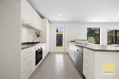 Property photo of 4 Aston Glade Derrimut VIC 3026