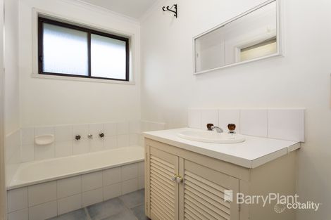 Property photo of 2/9-11 Leach Street Briar Hill VIC 3088