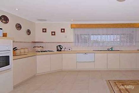 37 Chatsworth Dr, Hocking, WA 6065