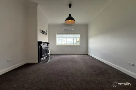 Property photo of 116 Wombat Street Young NSW 2594