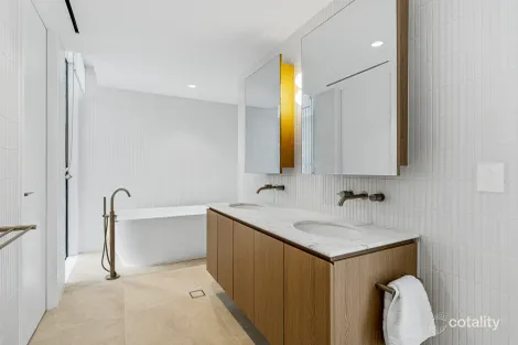 Property photo of 402/1 Surf Street Bilinga QLD 4225