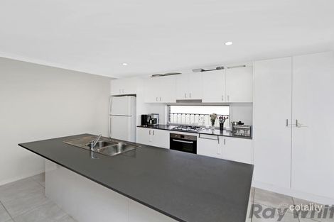 Property photo of 16 Voyager Street Wadalba NSW 2259
