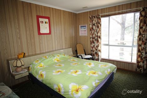 Property photo of 16 Valley Fair Rise Macs Cove VIC 3723