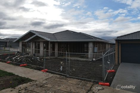 8 Prospector Cres, Diggers Rest, VIC 3427