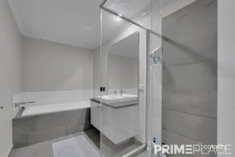 Property photo of 60 Russell Luhrs Way Spring Mountain QLD 4300