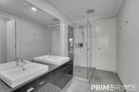 Property photo of 60 Russell Luhrs Way Spring Mountain QLD 4300