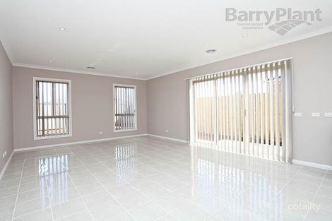 Property photo of 17 Wakefields Drive Brookfield VIC 3338