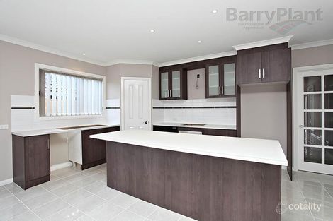 Property photo of 17 Wakefields Drive Brookfield VIC 3338