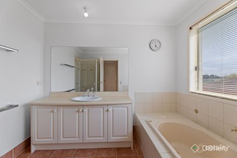 Property photo of 3 Shay Close Narre Warren South VIC 3805