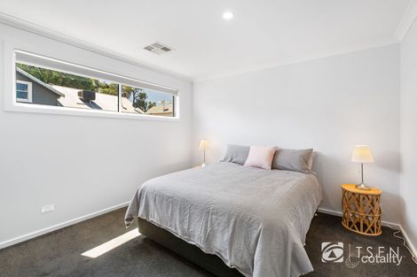 Property photo of 2/60A Honeysuckle Street Ironbark VIC 3550