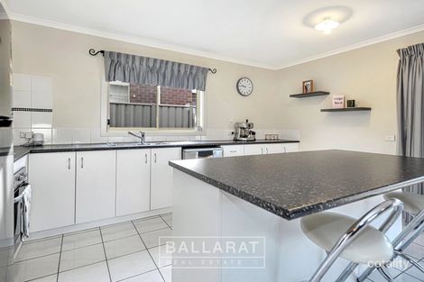 Property photo of 8 Manna Boulevard Delacombe VIC 3356