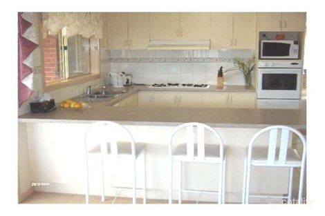 Property photo of 5 Warrenwood Place Narre Warren VIC 3805