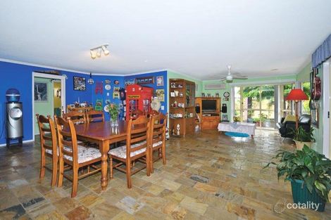 Property photo of 6 Aikshaw Close Hillside VIC 3037