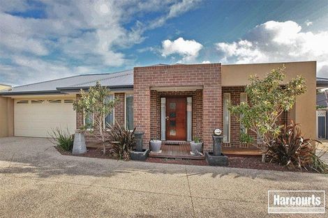 9 BIRCH CT, PAKENHAM, VIC 3810