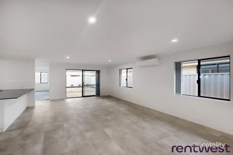 Property photo of 6 Benderson Road Champion Lakes WA 6111