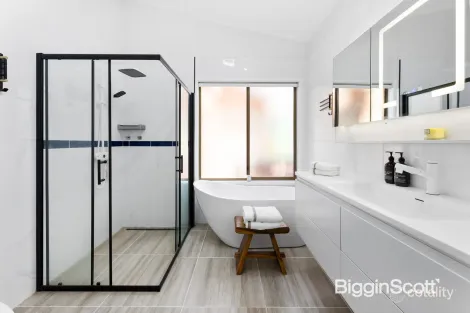 Property photo of 9 Glen Court Templestowe VIC 3106