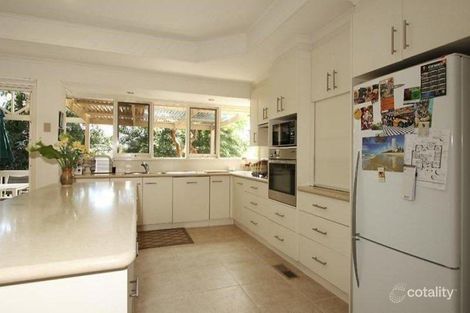 Property photo of 10 Gaelyne Court Warranwood VIC 3134