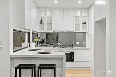 Property photo of 2/17 Banool Quadrant Doncaster East VIC 3109