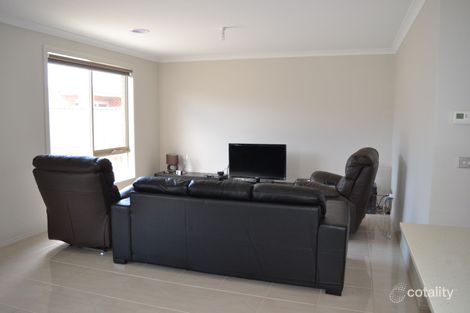 Property photo of 24 Burchill Avenue Cranbourne East VIC 3977