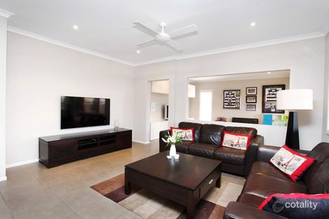 Property photo of 21 Mount Way Caroline Springs VIC 3023