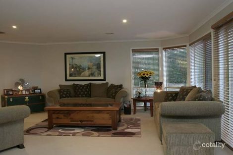 Property photo of 10 Viewbank Rise Beaconsfield VIC 3807