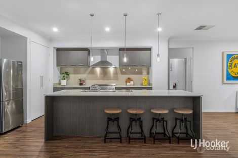 Property photo of 3 Bribie Way Point Cook VIC 3030