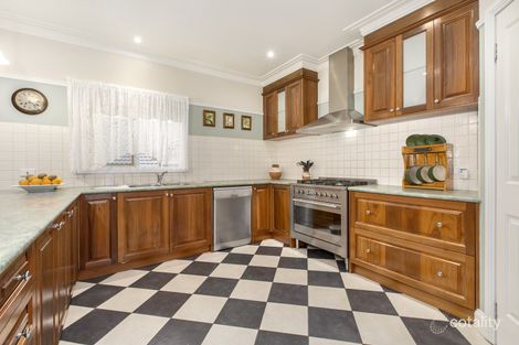 Property photo of 30 Lyell Parade Greensborough VIC 3088