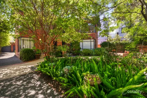 Property photo of 2/3 Westbury Grove St Kilda East VIC 3183