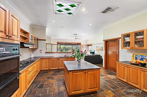 Property photo of 71 Carnarvon Road Strathmore VIC 3041