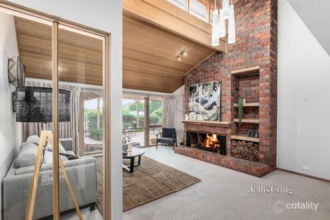 Property photo of 1 Hollyoak Rise Eltham North VIC 3095