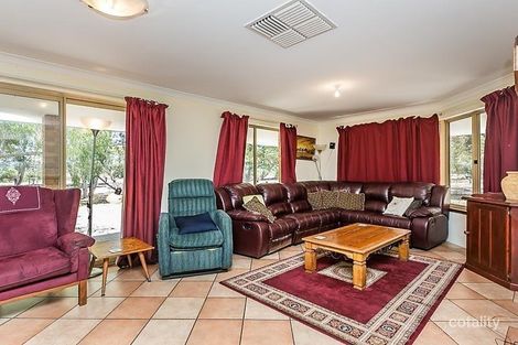 Property photo of 31 Timely Hostess Mews Mariginiup WA 6078