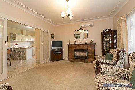 Property photo of 18 Gordon Parade Yarraville VIC 3013